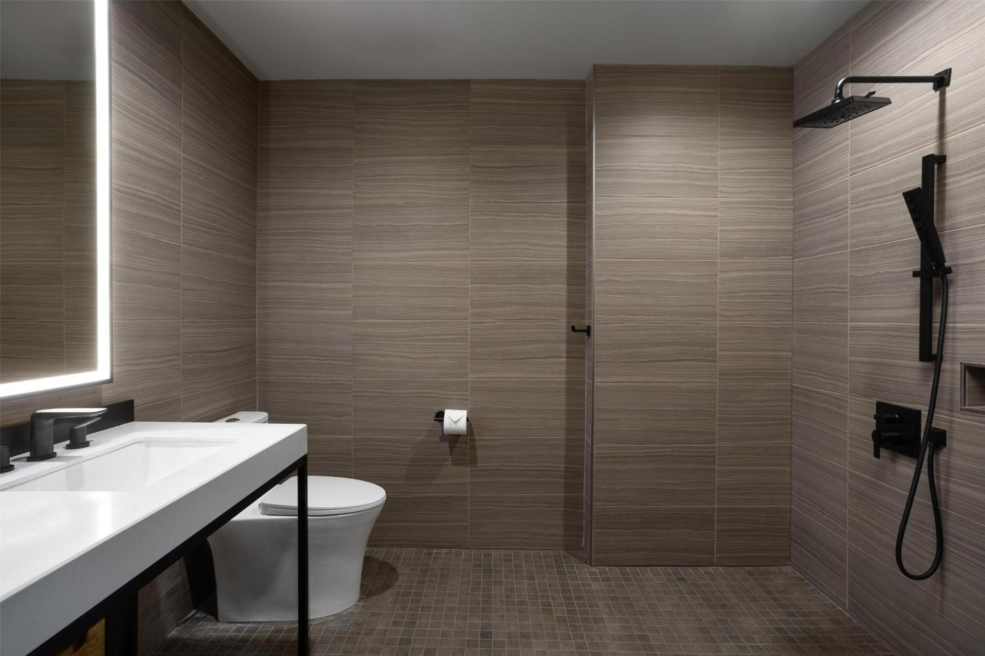 Doubletree By Hilton เวสต์ เคโลว์นา ภายนอก รูปภาพ